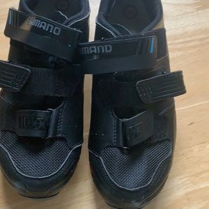 Shimano women’s cycling shoes with spd clips